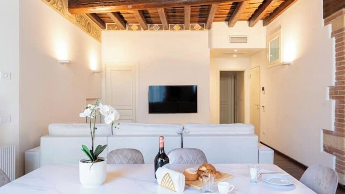 Citta Antica Apartment | Elegance & Design, 2 Double Bedrooms, Balcony
