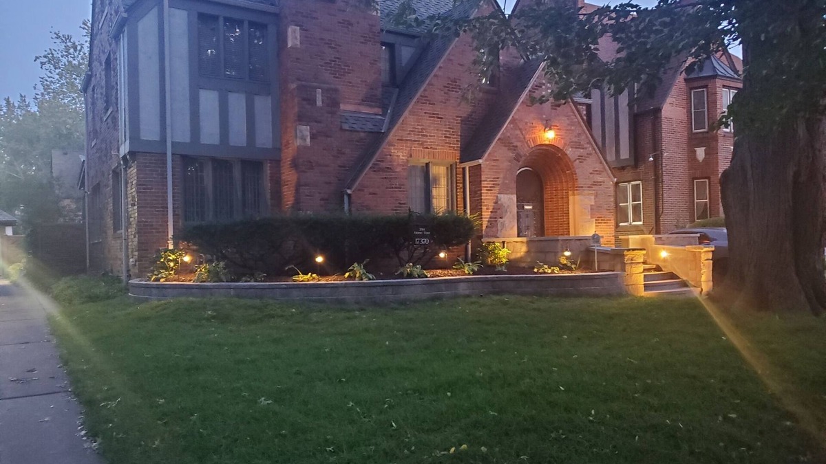 Detroit House | Elegance in a Historical Neighborhood