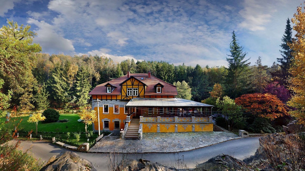 Grossschirma Apartment | Elegance in Rotschönberg
