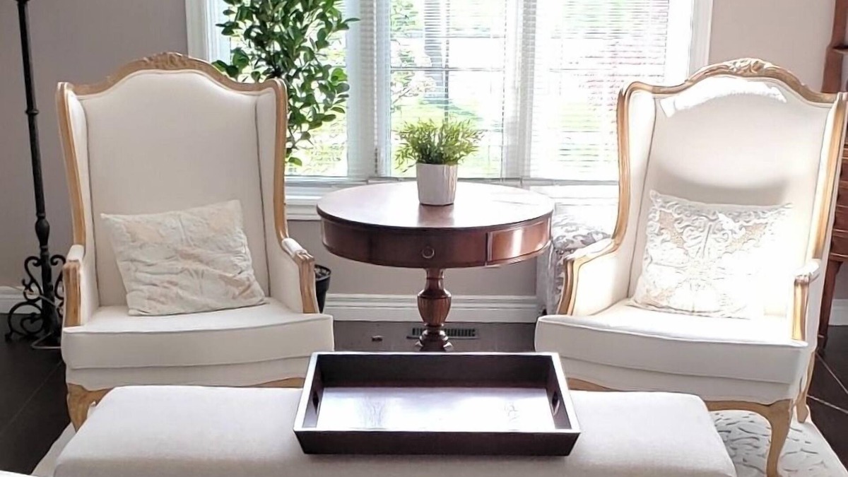 Saint Thomas House | Elegance, warmth and quietude set alongside the lush Lake Margaret Trails.