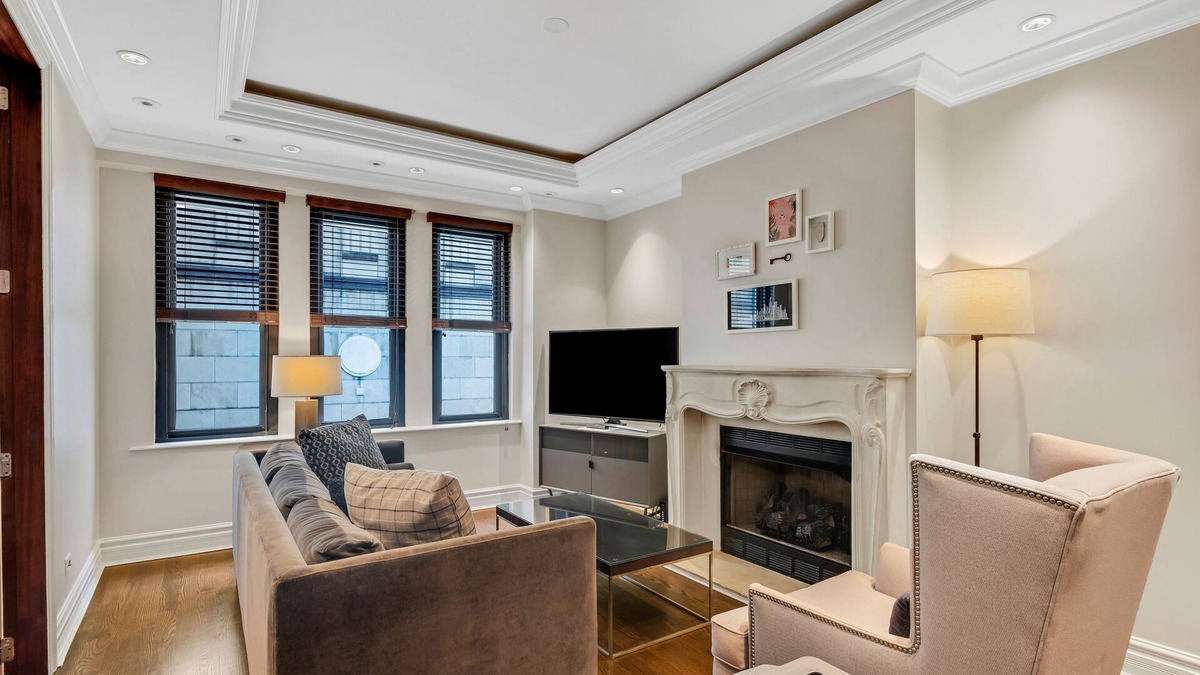Gold Coast Apartment | Elegant 1 Bed Suite at Walton Residence in Gold Coast Chicago