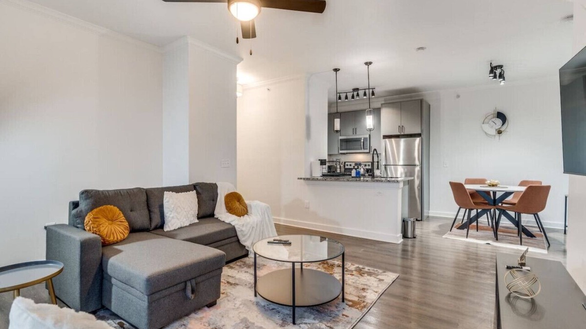 McNeil Apartment | Elegant 1 Bedroom with resort style pool near The Domain