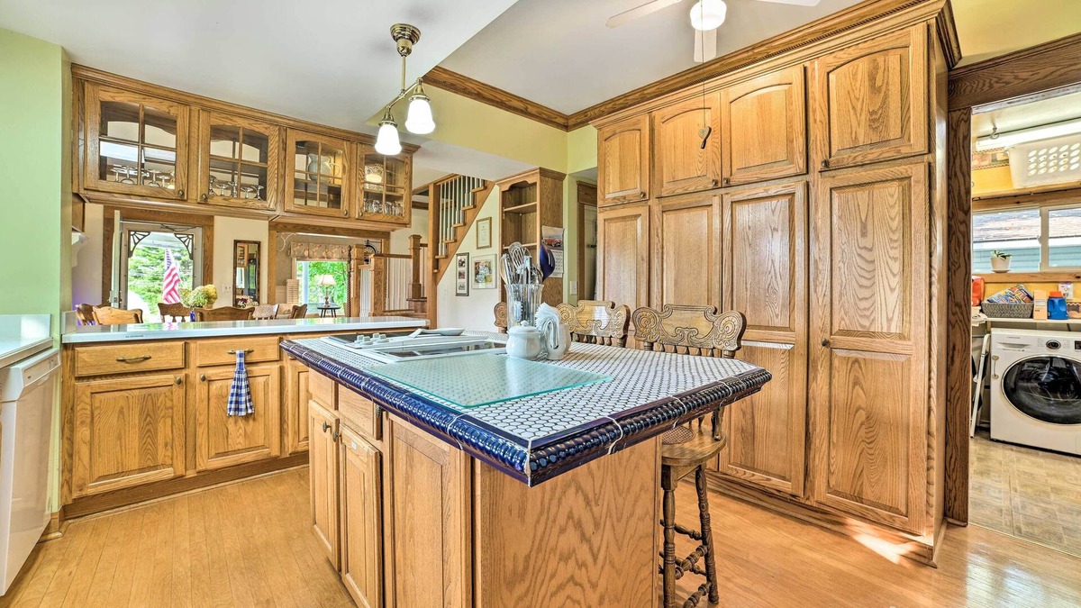 Alden Cottage | Elegant 1905 Home: Steps to Torch Lake & Dtwn