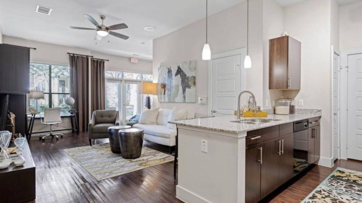 Las Colinas Condo | Elegant 1BR Condo at AMLI at Escena w Pool
