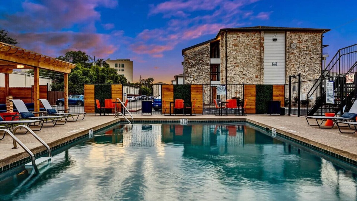 Brentwood Apartment | Elegant 1BR Haven - 10 Min to Downtown Austin