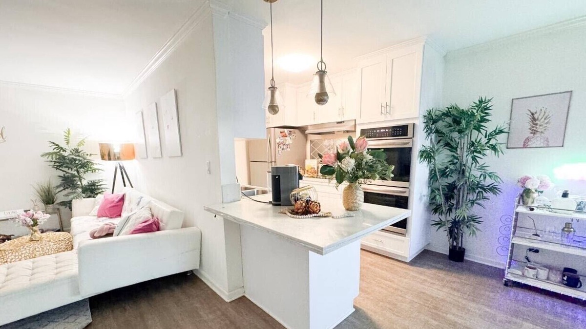 The Flats Apartment | Elegant 1BR in Beverly Hills, Los Angeles