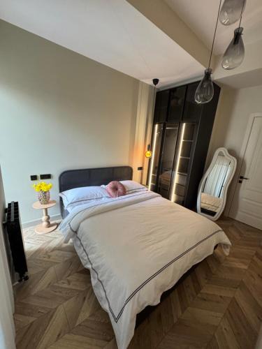 Vake Apartment | Elegant 1BR Near Mrgvali Baghi