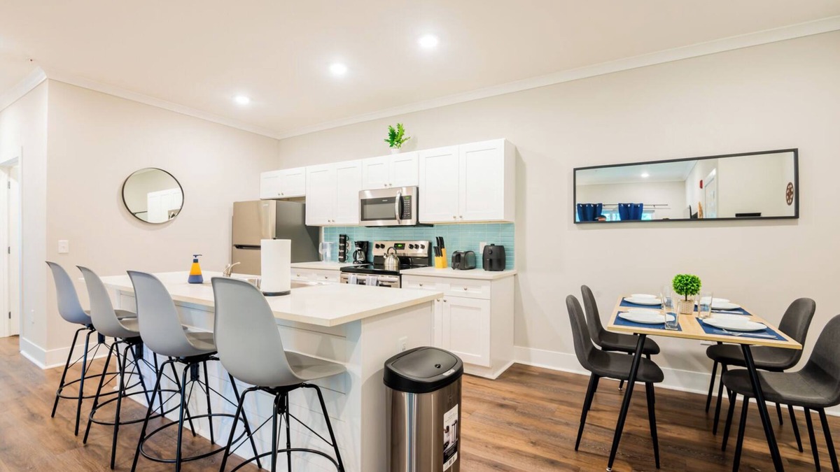 Port Wentworth Apartment | Elegant 2-bedroom apartment with AC, fitness room - E