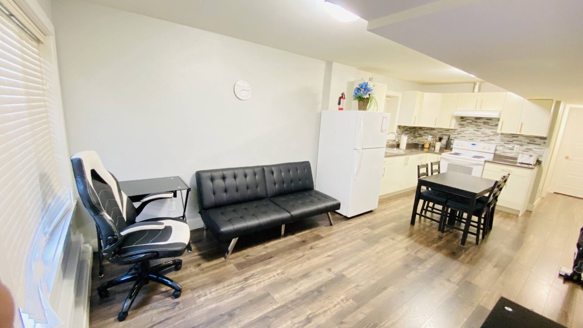 West Abbotsford House | Elegant 2 bedroom 1 washroom private suite with laundry and parking