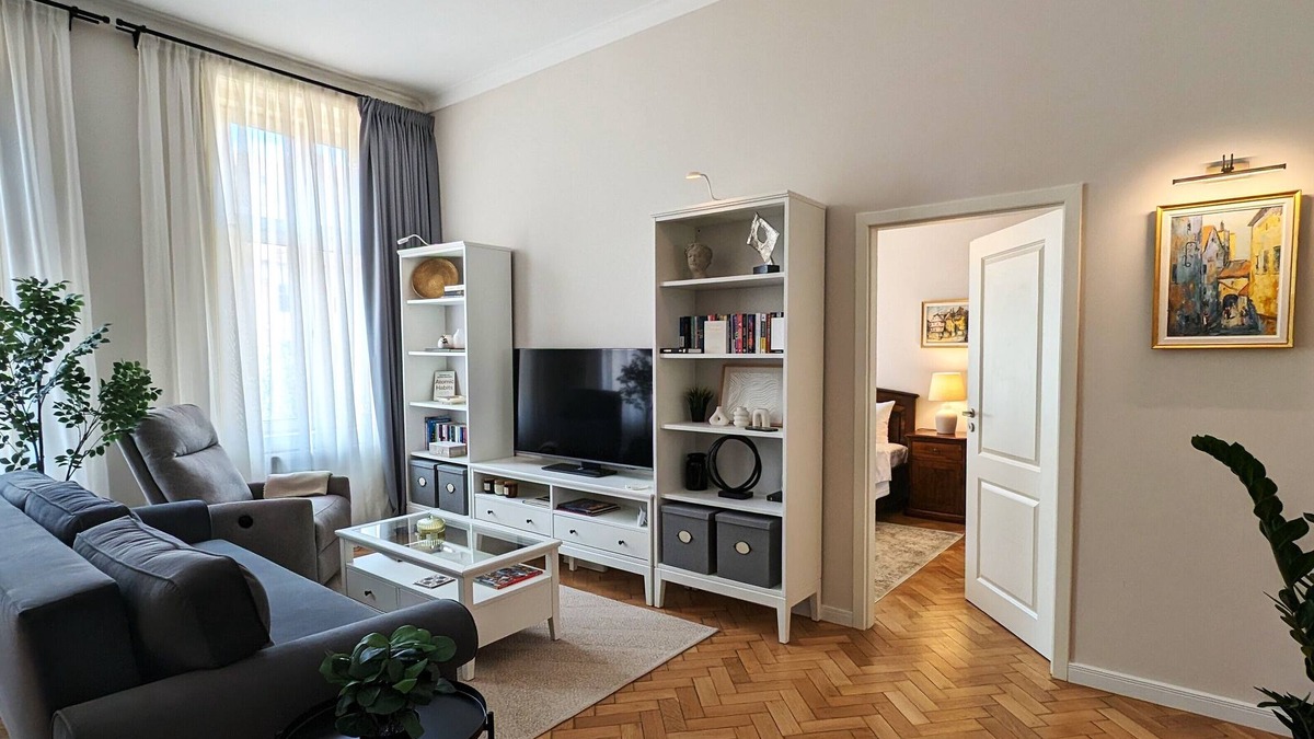 Sibiu Old Town Apartment | Elegant 2-bedroom, 2 bathrooms apartment in Historic Center, Quiet Area, AC