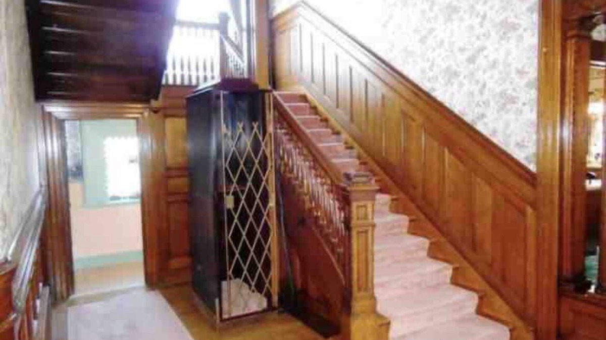 Derrick City House | Elegant 2 Bedroom Suite in Historic Zippo Mansion