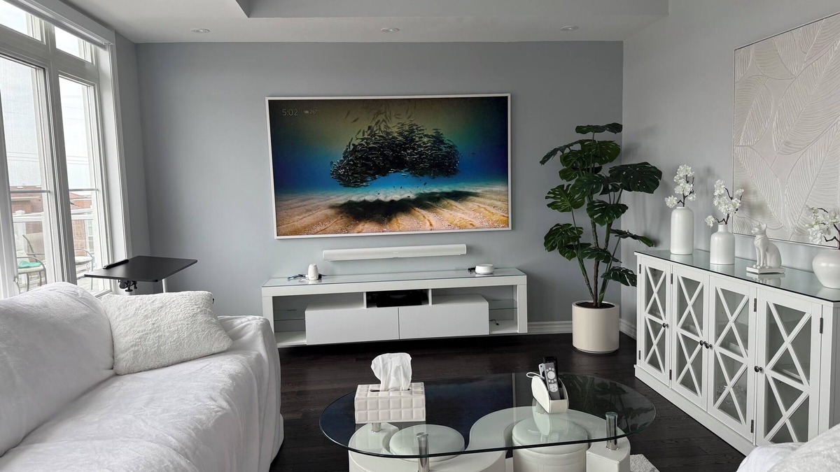 Pickering House | Elegant 2-bedroom townhome in Pickering with AC Free Wifi and Parking included