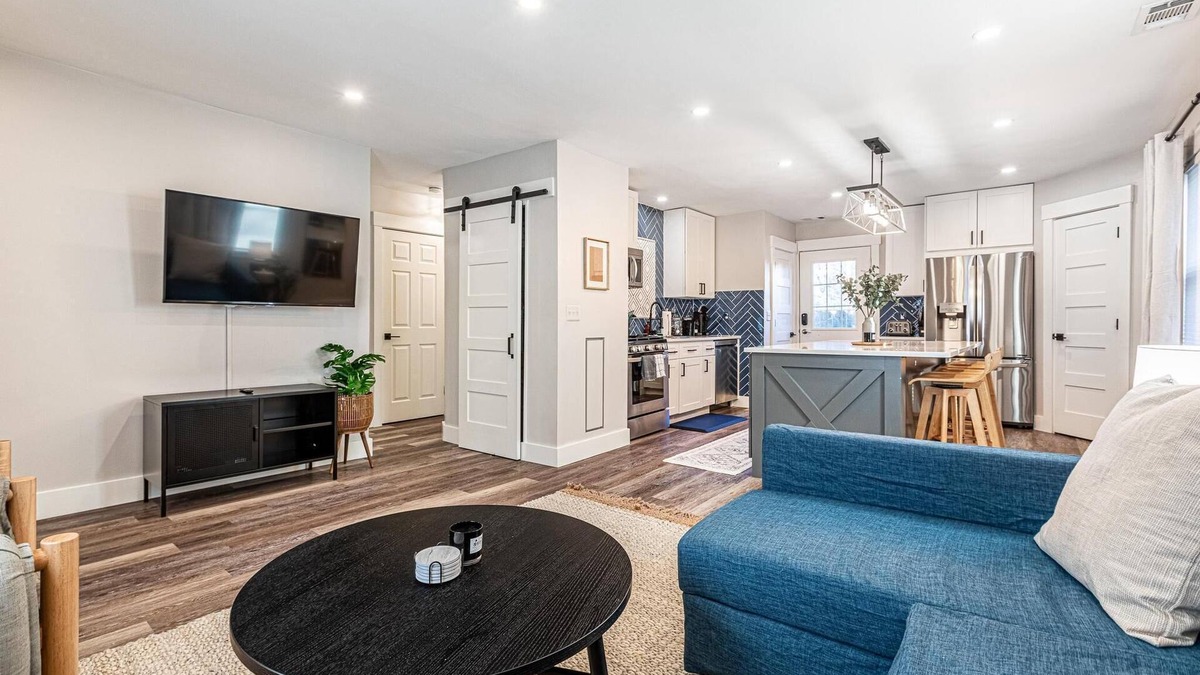 Ferndale House | Elegant 2BR Ferndale Cottage! Welcome!