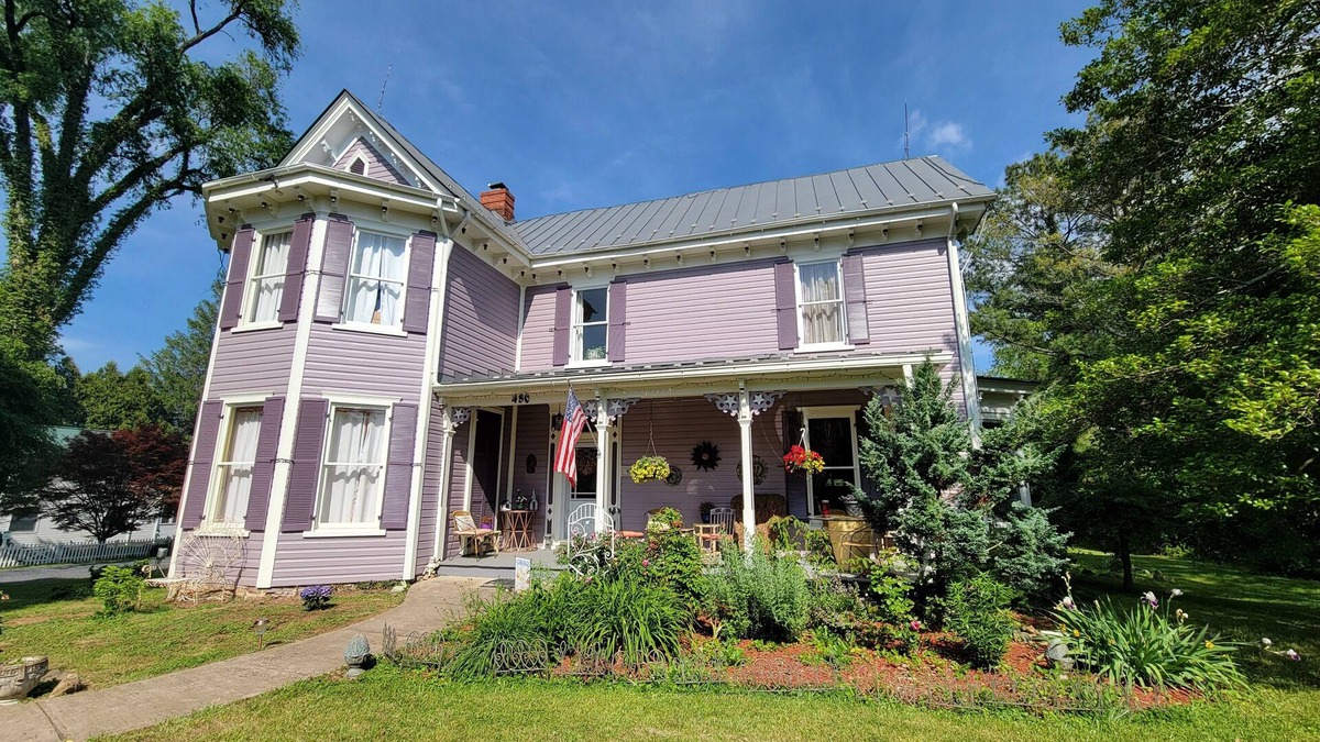 Washington House | Elegant 3 bdr/3 bath home in the village of Little Washington! Gourmet kitchen!