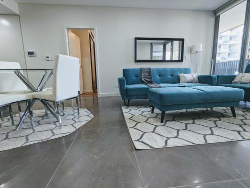 Lidcombe Apartment | Elegant 3-bed 2-bath, balcony, with pool included, NO PARTIES!