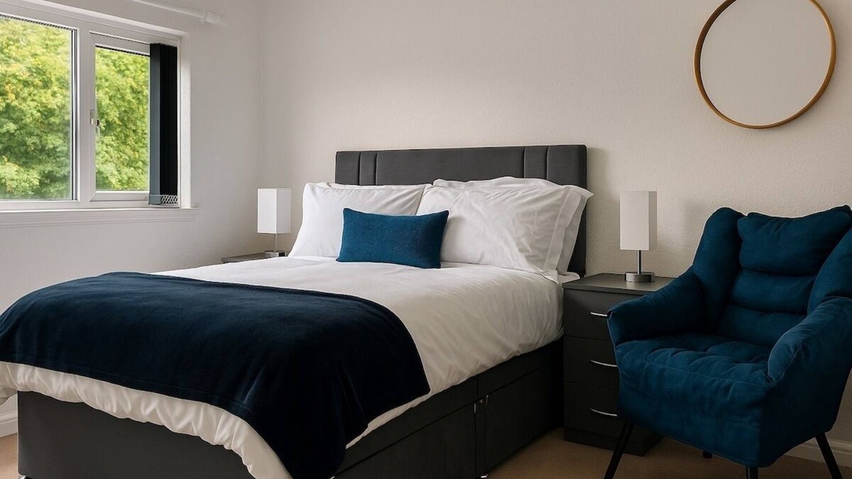 Northfield House | Elegant 3 Bed Stay - Birmingham