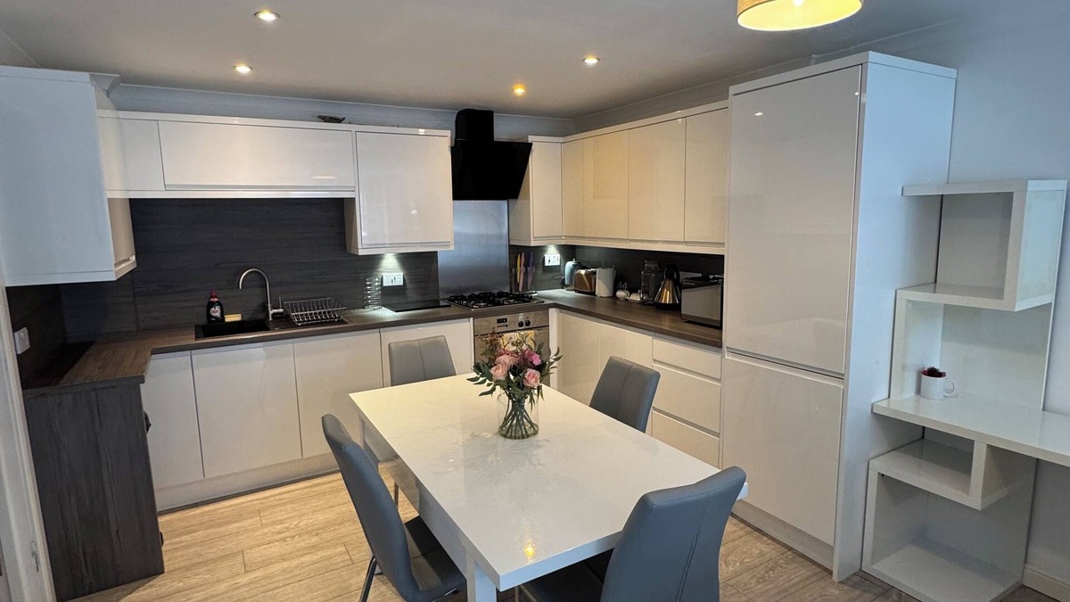 Bonnington Apartment | Elegant 3-Bedroom, 2-Bathroom Flat in Edinburgh’s Prestigious City Centre