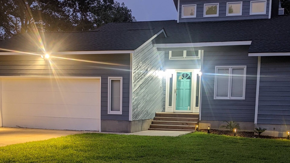 Havelock House | Elegant 3 bedroom home w/pool and deck -- 25 min from the beach!