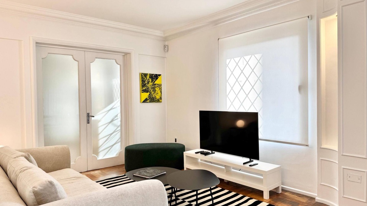 Santiago Apartment | Elegant 3-bedroom Neo Classic apartment in Providencia. Art and Chilean Design