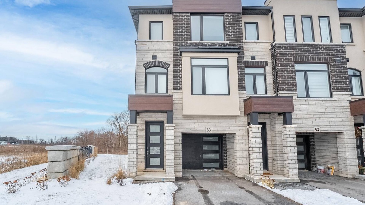 Cambridge House | Elegant 3-Story Townhouse | Ensuite Bath, Office & Free Parking