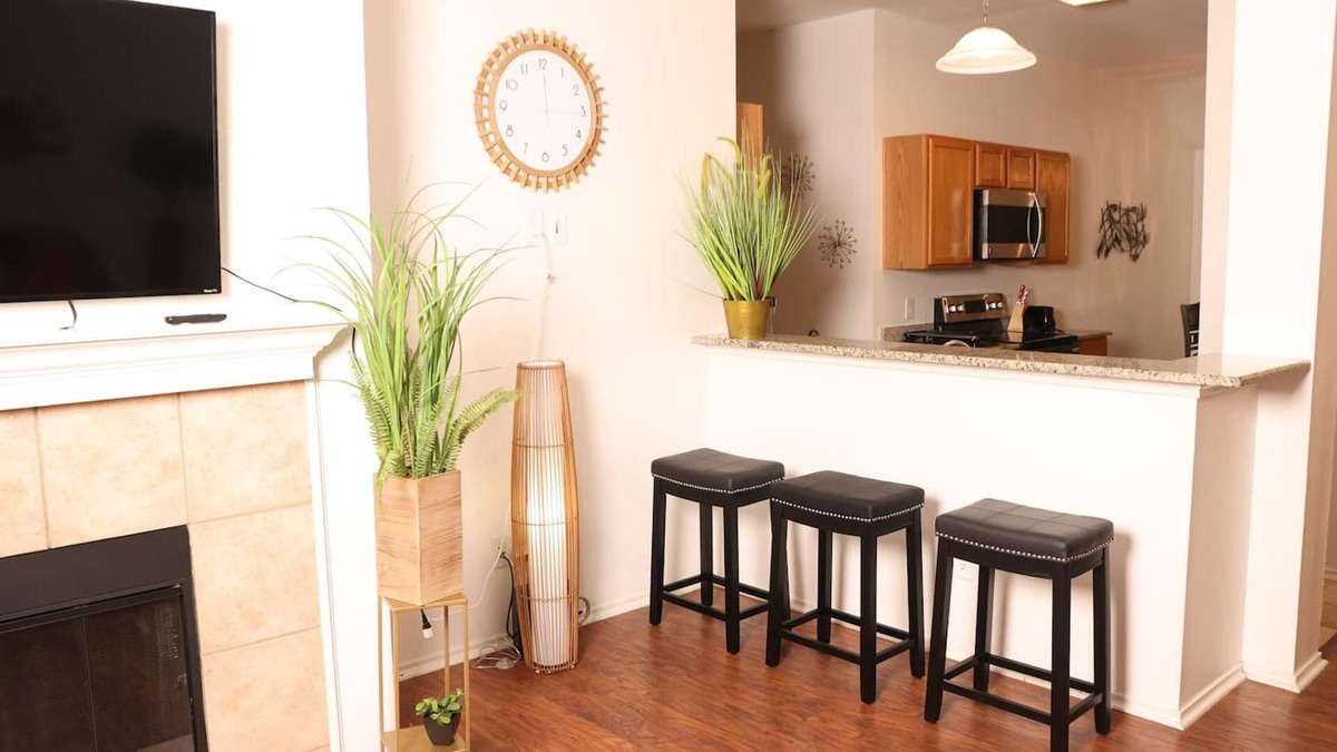 Aubrey House | Elegant 3BR Single Level Home Extended Stays