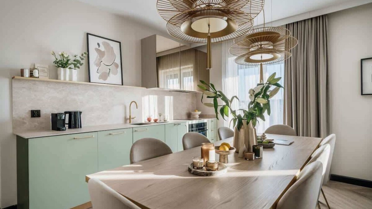 Piasek Połnoc Apartment | Elegant 4-Bedroom Haven with Scenic Views