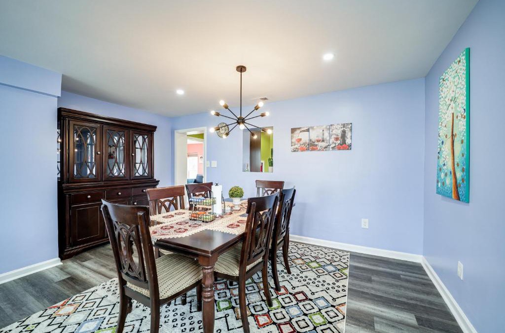 Seminary Hill Apartment | Elegant 4 Bedroom Home with Office and Parking.