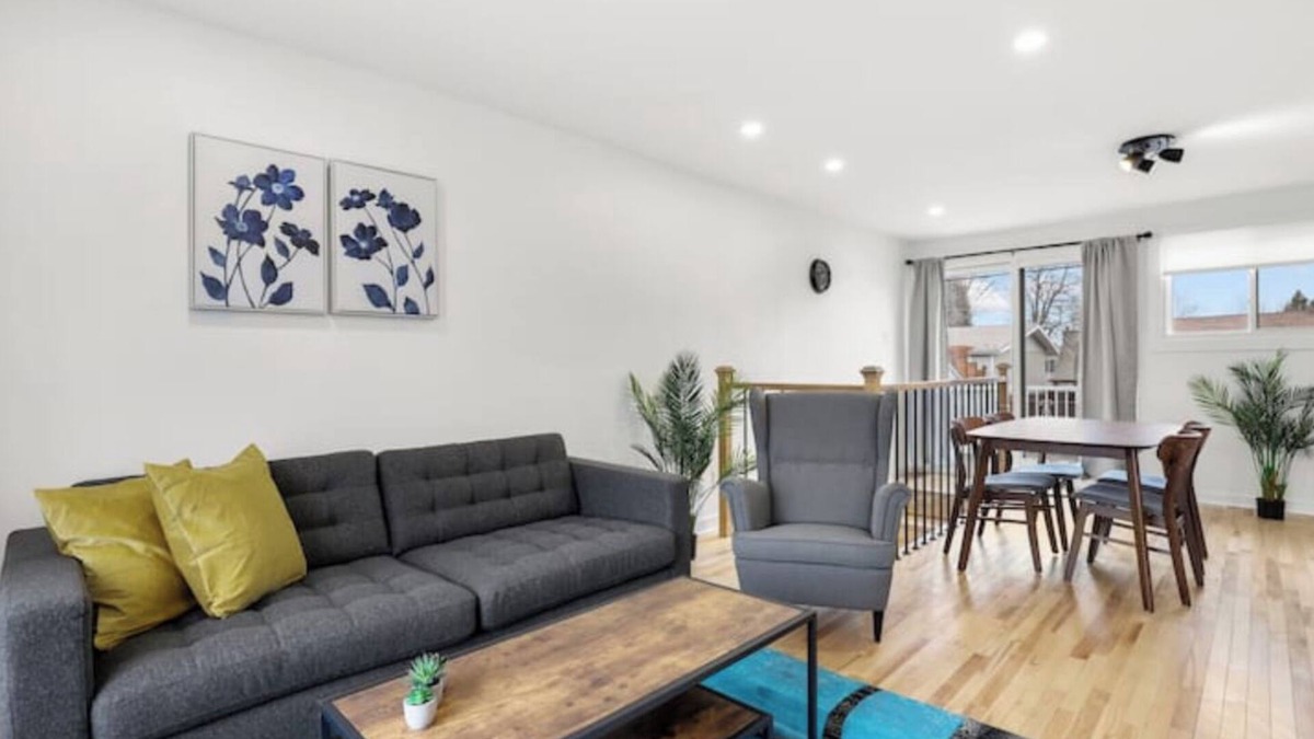 Brossard House | Elegant 4 bedroom modern house