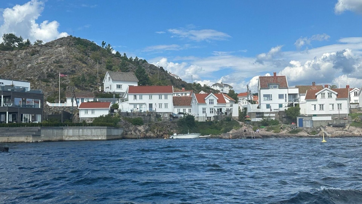Risor House | Elegant 5-bedroom waterfront home in charming Risør, Norway