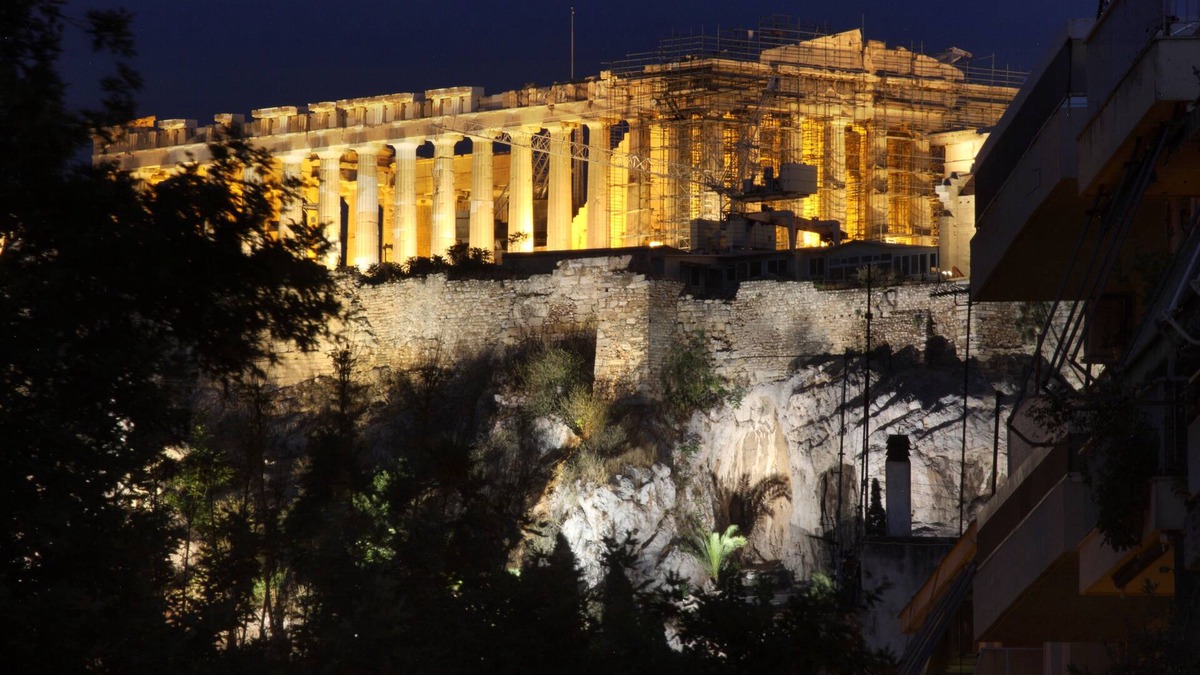 Thissio Apartment | Elegant/5 BR-5 BA Apt/Acropolis View/Ideal & Quiet Location/Host present
