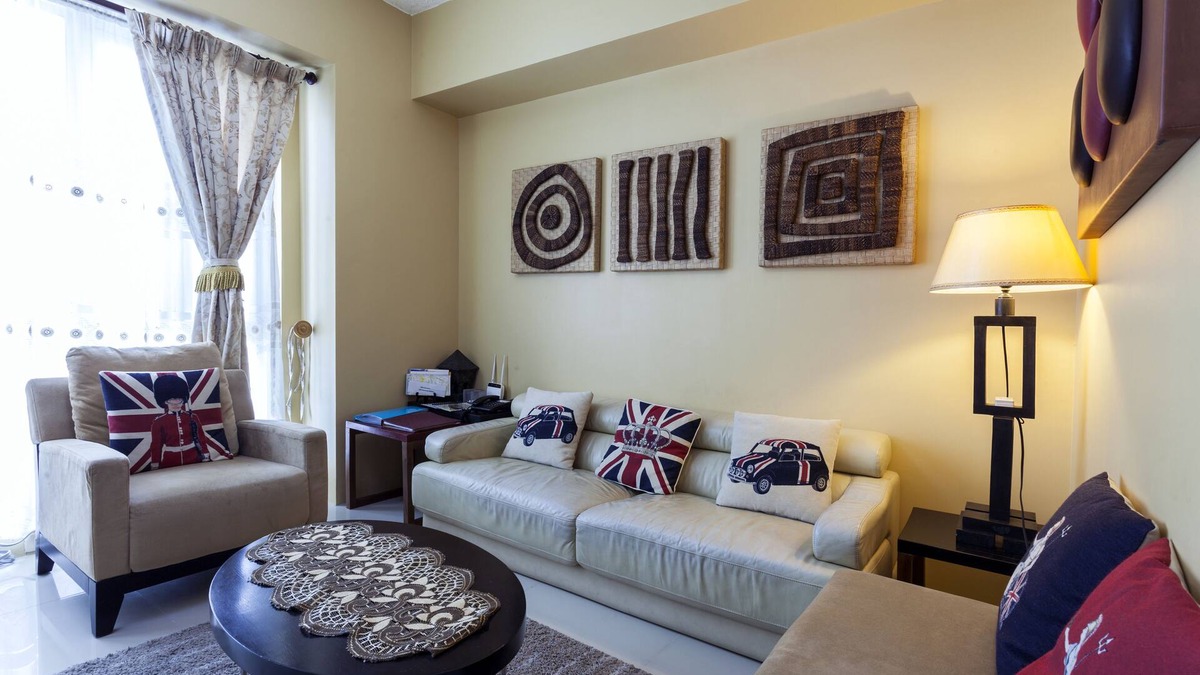 Legazpi Village Condo | Elegant 56 Sqm - 1 Bedroom Condo with Balcony @ Greenbelt Makati
