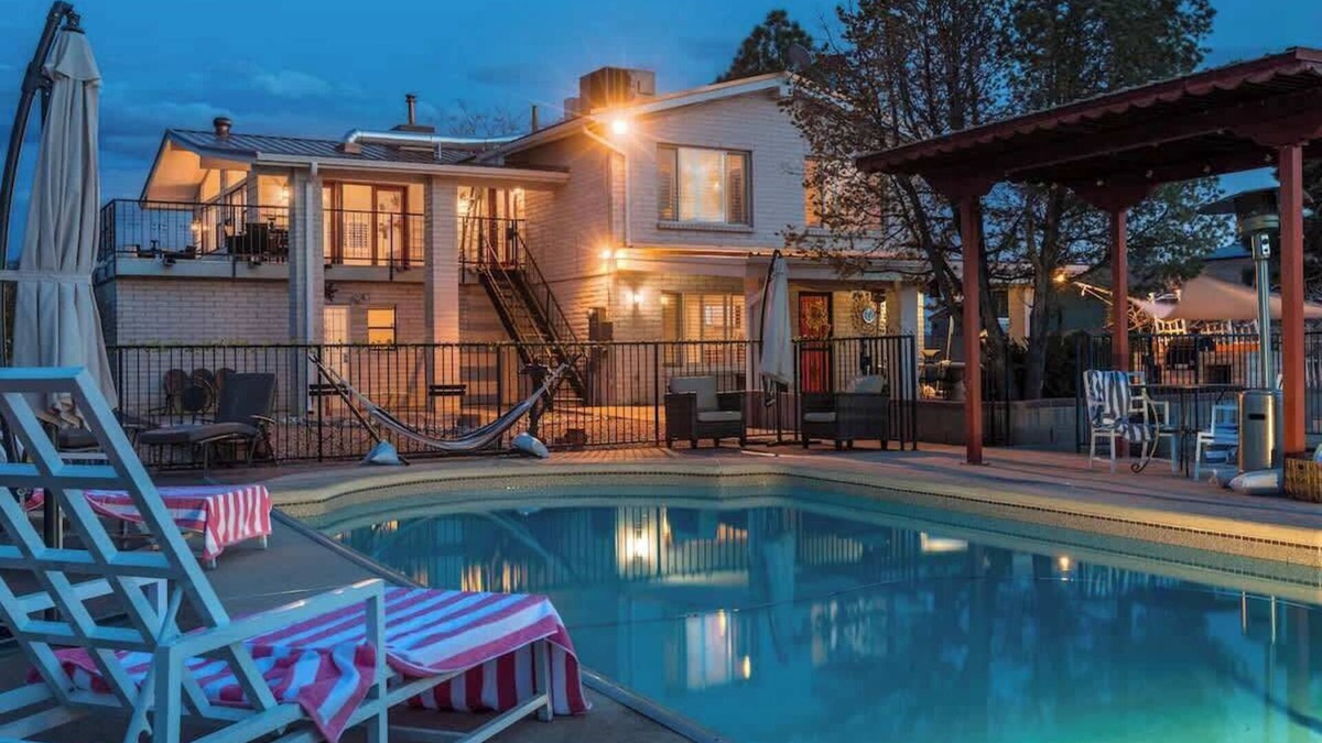Paradise Hills Civic House | Elegant 5BR Home w/Pool Table
