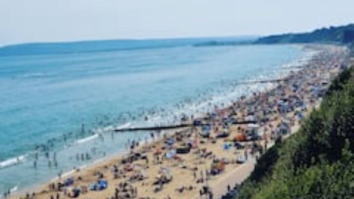 Bournemouth City Centre House | Elegant and Central Bournemouth Beach Townhouse. Family Friendly, Self Catering