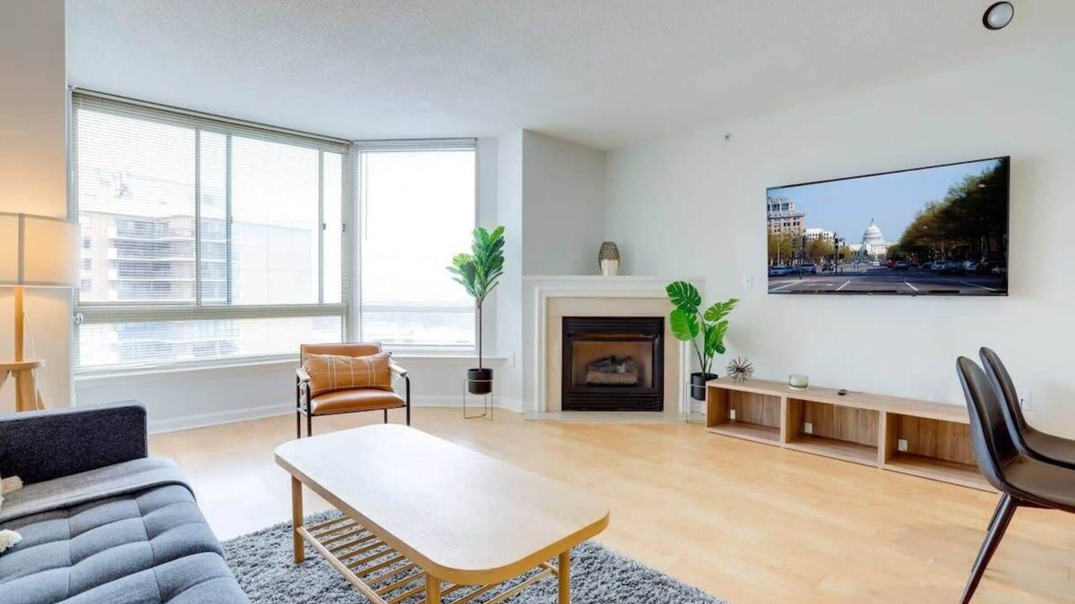 Ballston Apartment | Elegant and Charming Apt in Ballston with Pool