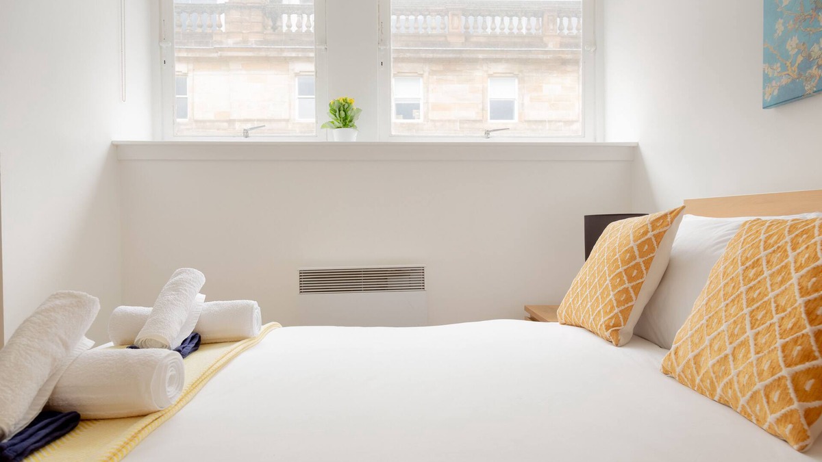 City Centre Glasgow Apartment | Elegant and Comfy in The Heart of Glasgow