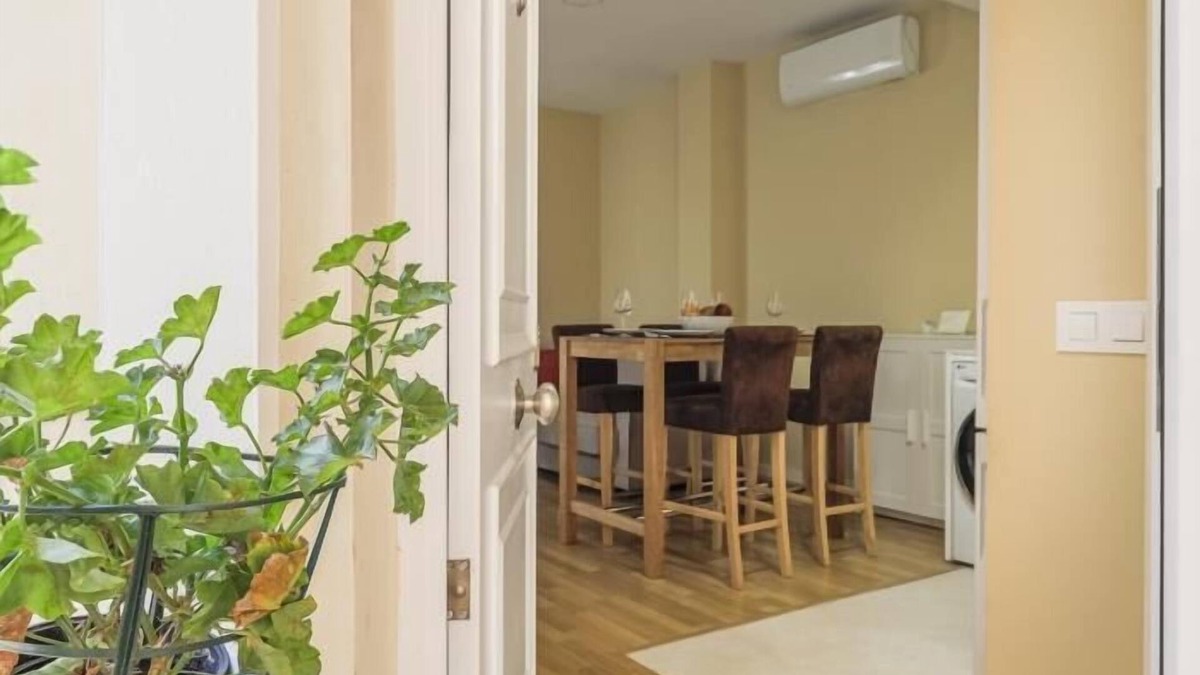 San Julian Apartment | Elegant and modern in the most authentic Seville