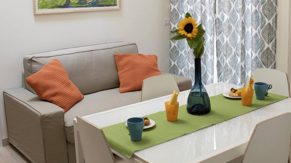 Civitanova Marche Apartment | Elegant apartment a stone's throw from the sea