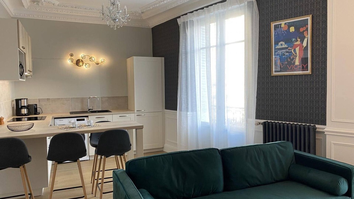 Vieux Vichy Apartment | Elegant Apartment in Heart of Vichy with Modern Amenities and Balcony