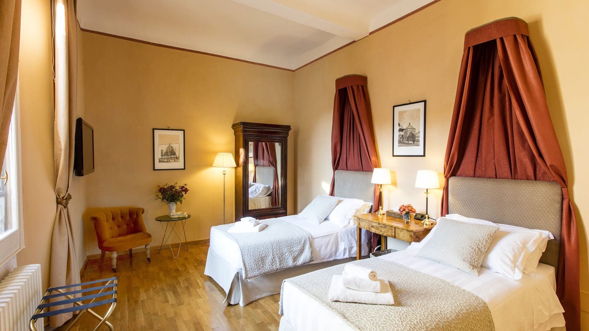 Duomo Apartment | Elegant Apartment in the heart of Florence with terrace