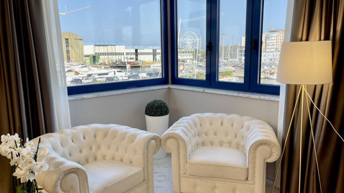 Viareggio Apartment | Elegant apartment with air conditioning and elevator