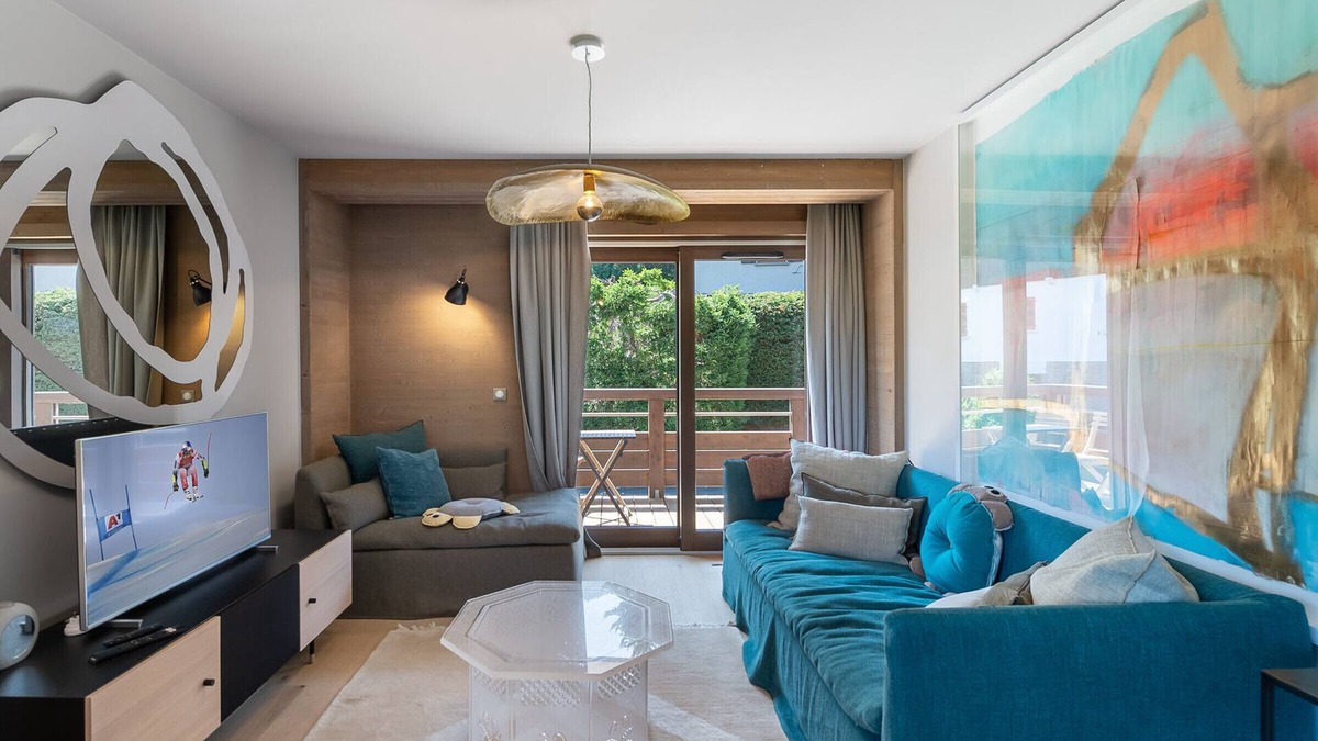Megeve Apartment | Elegant Apartment with Pool, Sauna & Gym in Megève