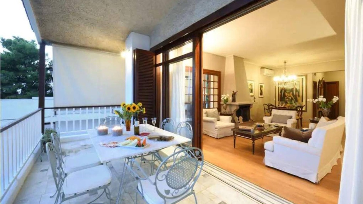Vari-Voula-Vouliagmeni Apartment | Elegant apartment with Sea View