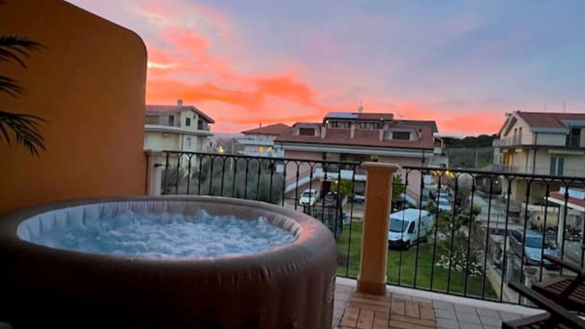 Silvi Marina Apartment | ⭑ ⭑ ⭑ ⭑ Elegant apartment with whirlpool and gymnasium