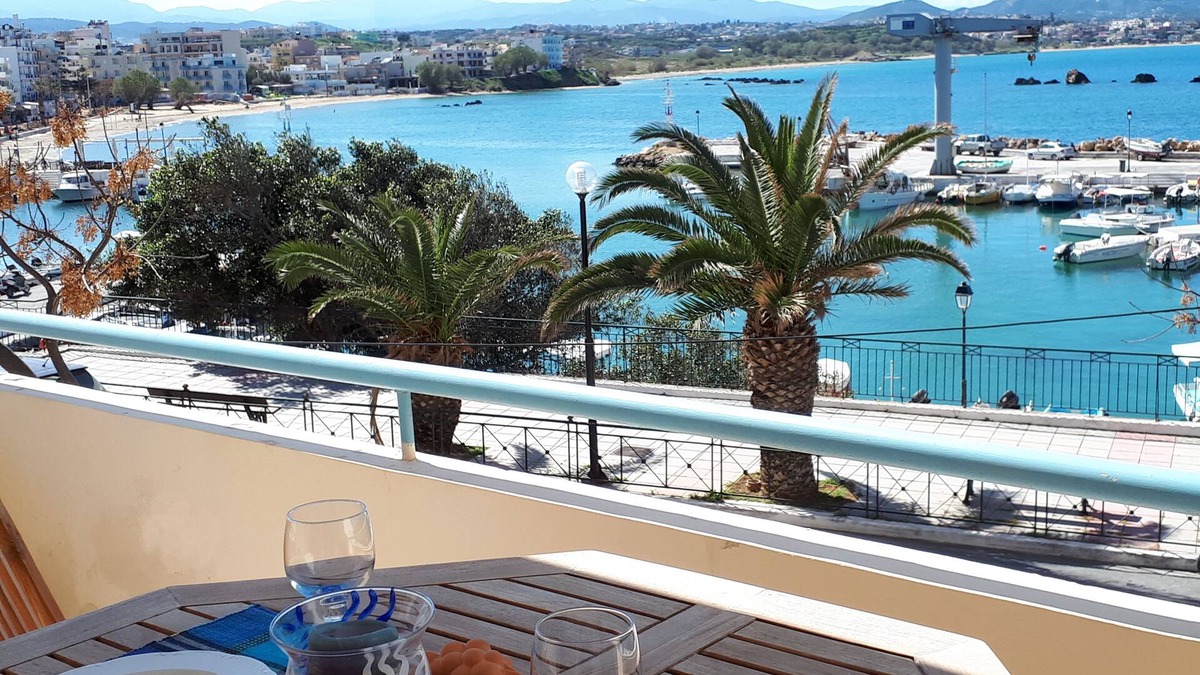 Nea Chora Apartment | Elegant APT with amazing SEAVIEWS, by sandy beach & Chania old town and center