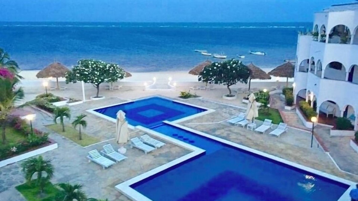 Malindi Marine National Park Apartment | Elegant beach front apartment, pool, daily housekeeping, fast speed wi-fi