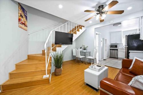 Belmont Shore Apartment | Elegant Beachside 2 Bed 2 Bath