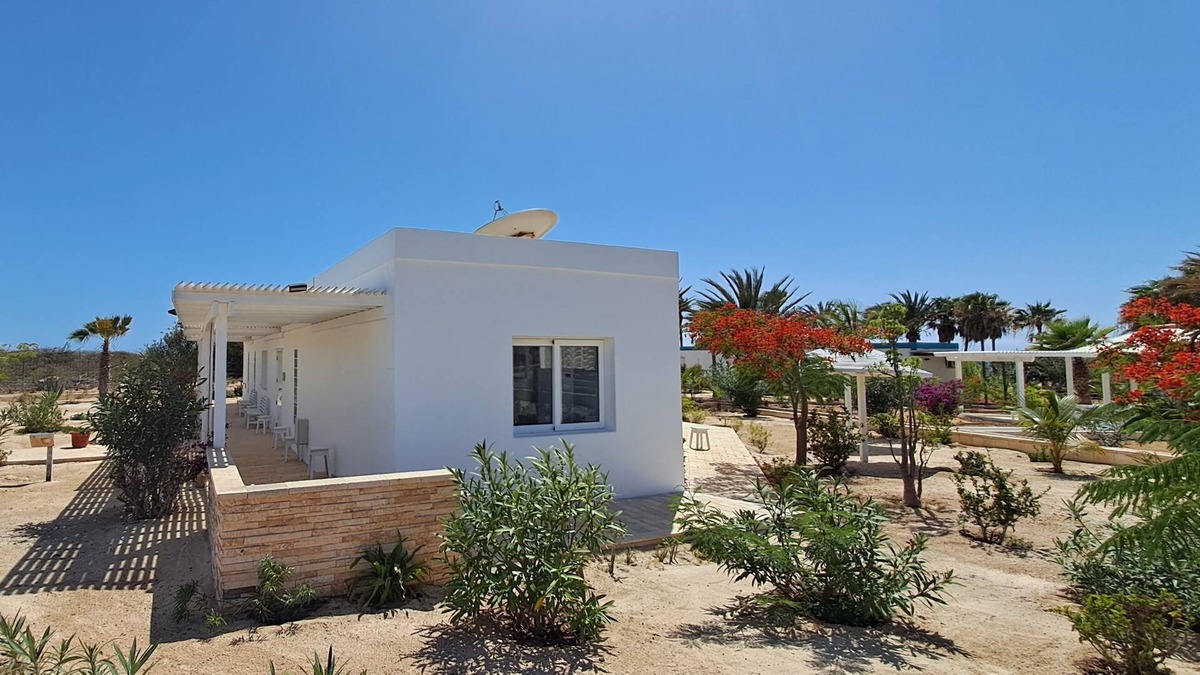 Rabil Villa | Elegant big house on the beach #26