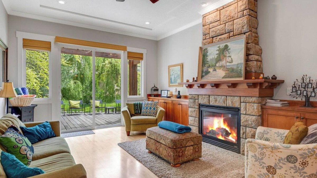 Southeast Boise House | Elegant Boise River Home at Bown Crossing with Hot Tub