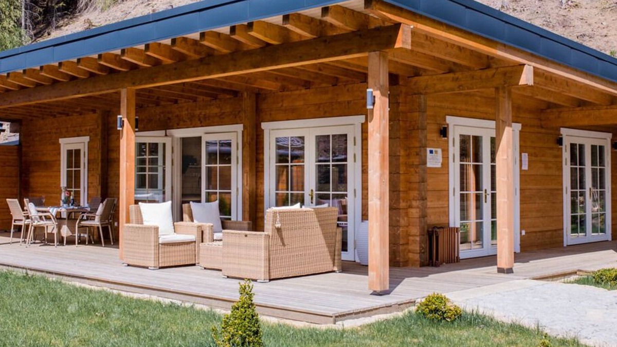 Helmbrechts Apartment | Elegant chalet (100 sqm) with 3 bedrooms and outdoor terrace