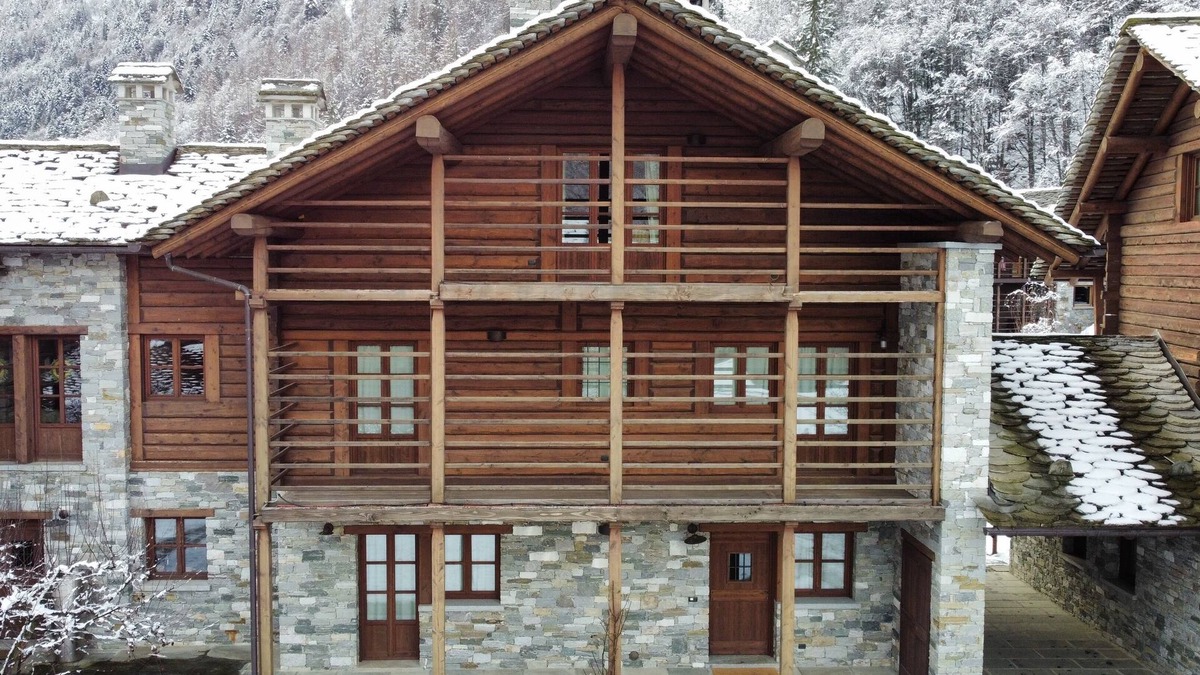 Alagna Valsesia Ski Chalet | Elegant chalet in full-view of Monte Rosa, with a relaxing wellness center